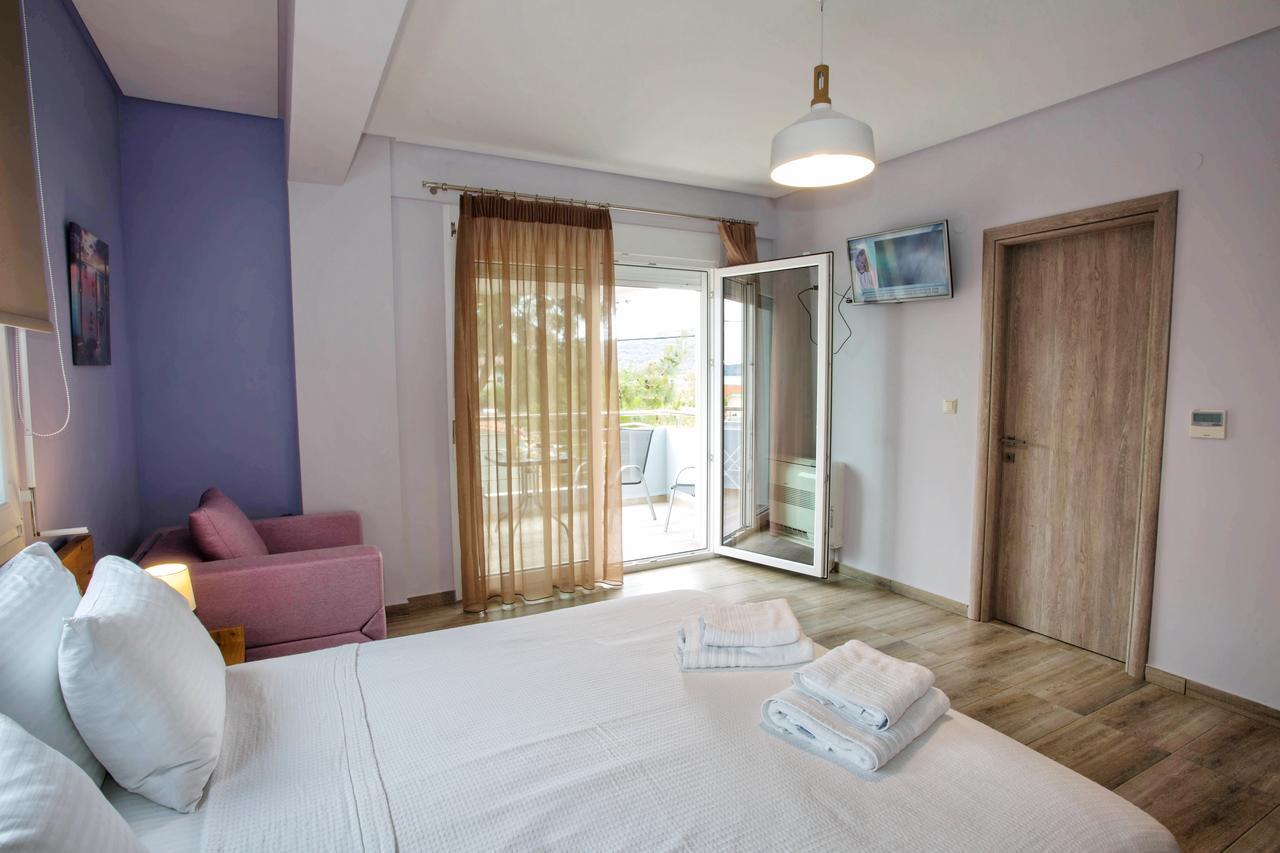 Isalos Suites Néa Péramos Eksteriør billede