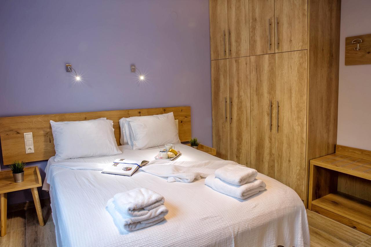 Isalos Suites Néa Péramos Eksteriør billede