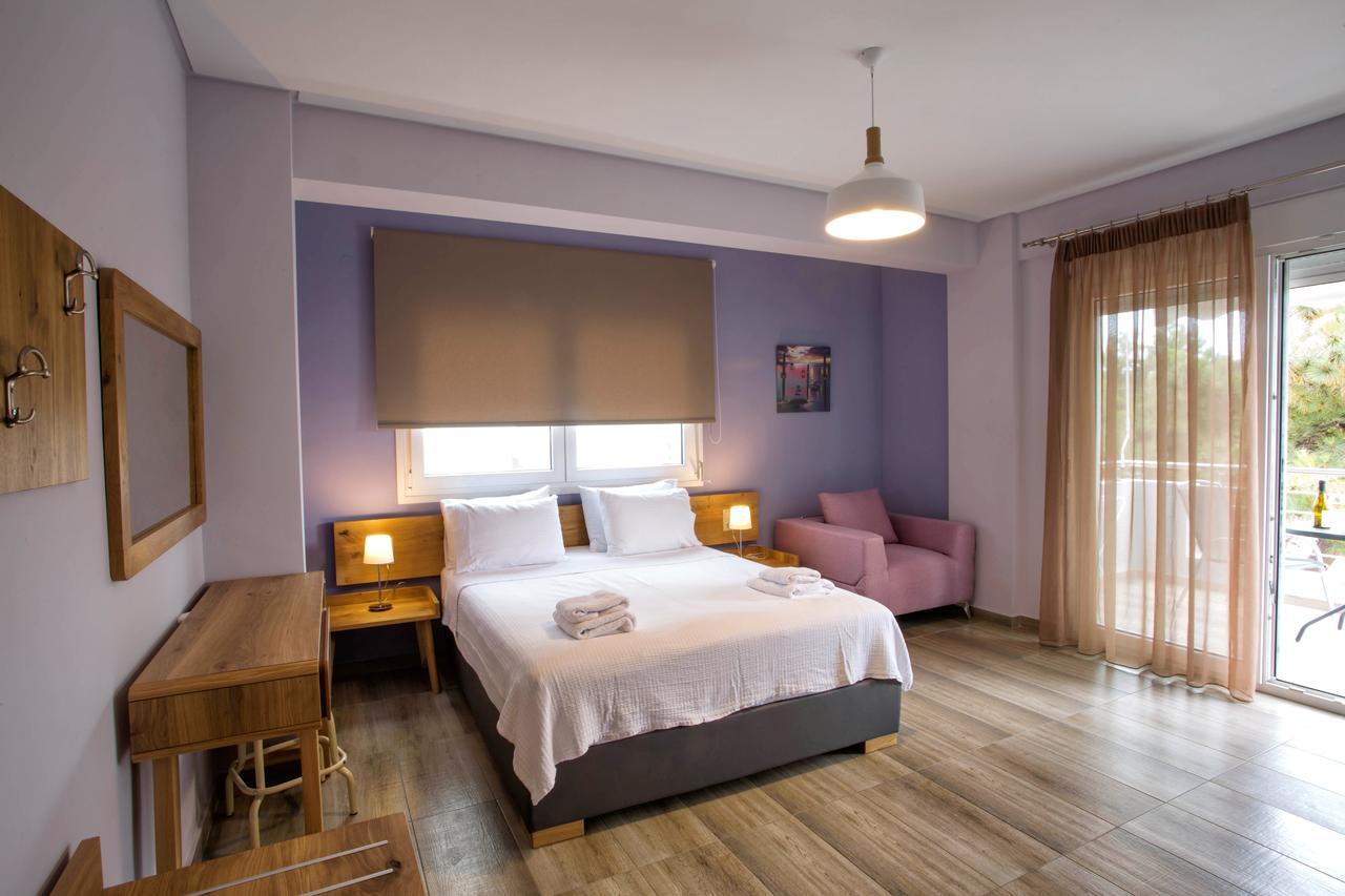 Isalos Suites Néa Péramos Eksteriør billede