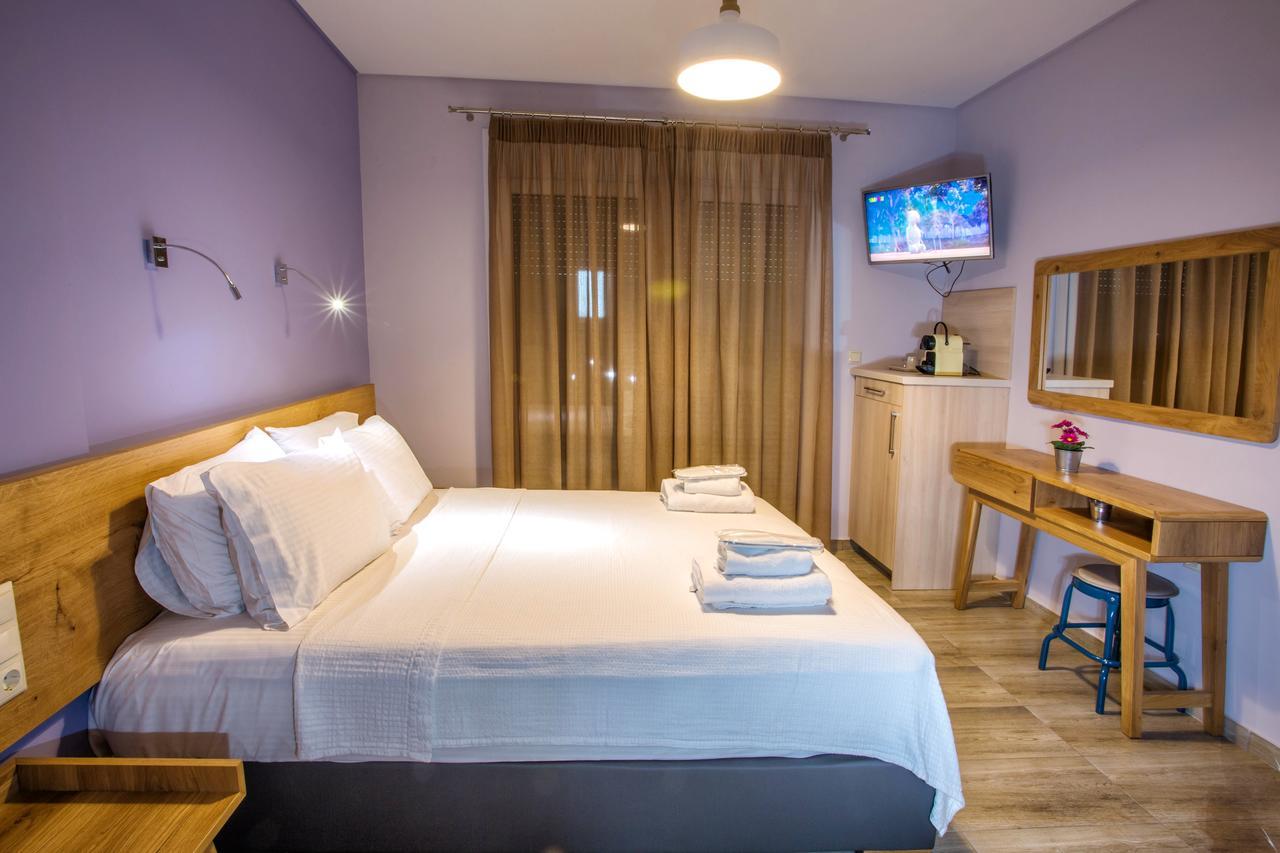 Isalos Suites Néa Péramos Eksteriør billede